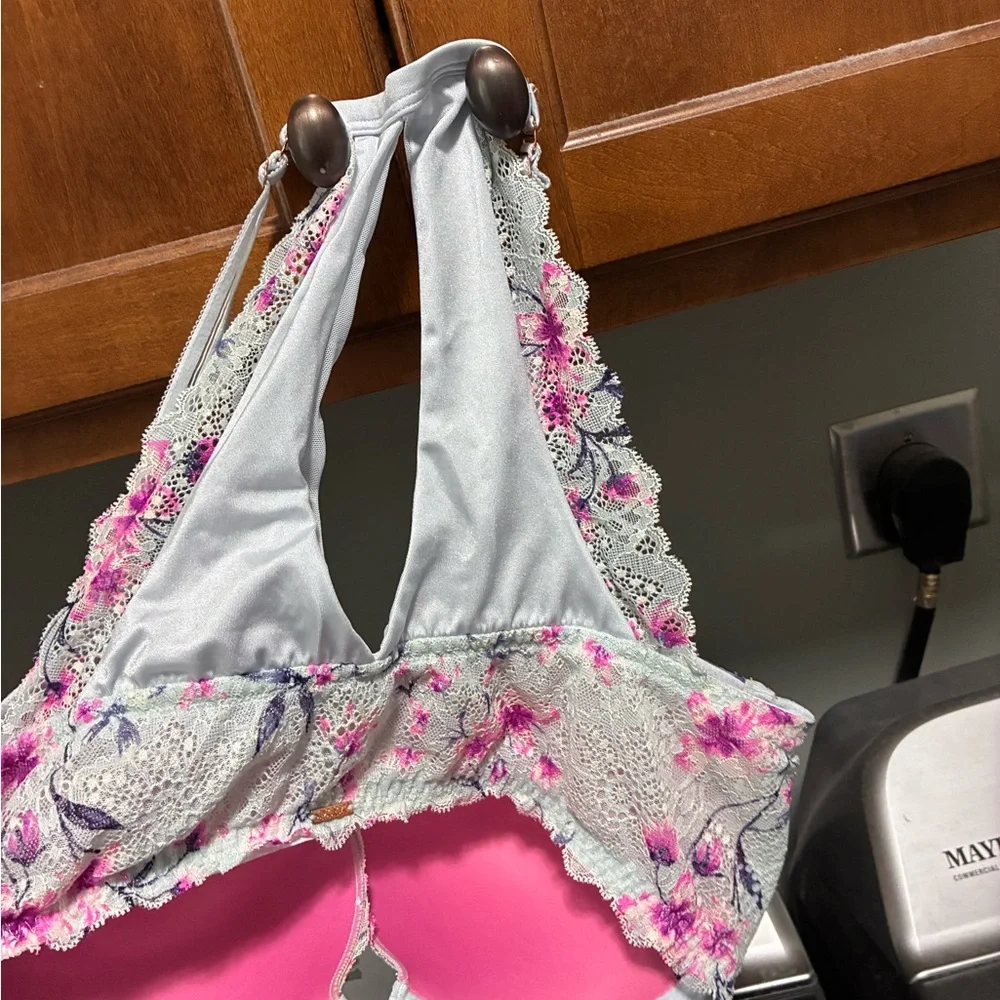 Victoria’s Secret 36DD Push Up Lace Floral Front Closure Bra - Picture 2 of 4